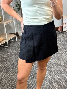 Basic Mini Linen Skort